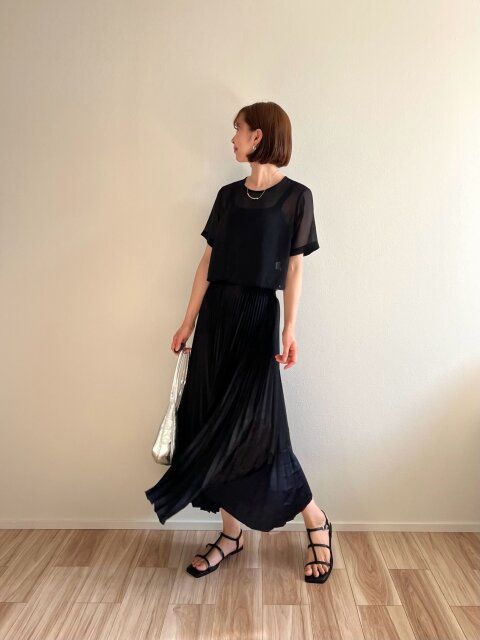GU2ピースシアーTブラウスとフレアスカートコーデ