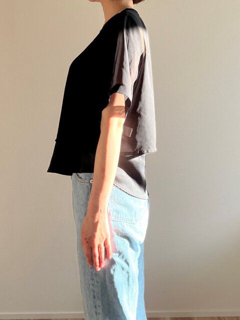 GU2ピースシアーTブラウスの着用感横からのアングル