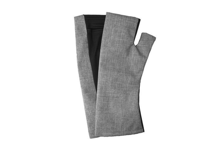 【物理的な日焼け対策】「UVカット服・アームカバー編」美容エディターの愛用品を紹介！