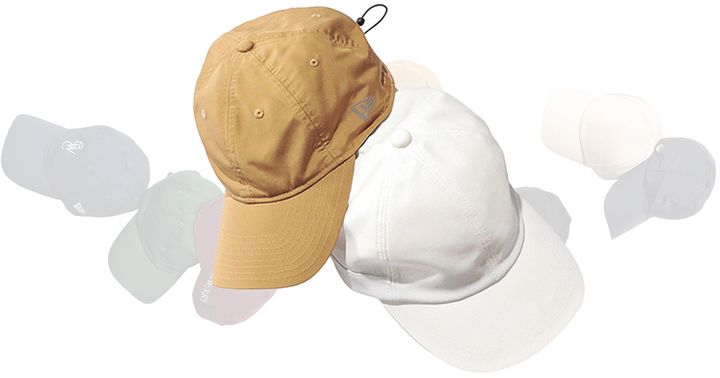 ニューエラのベージュキャップとCA4LAの白キャップ