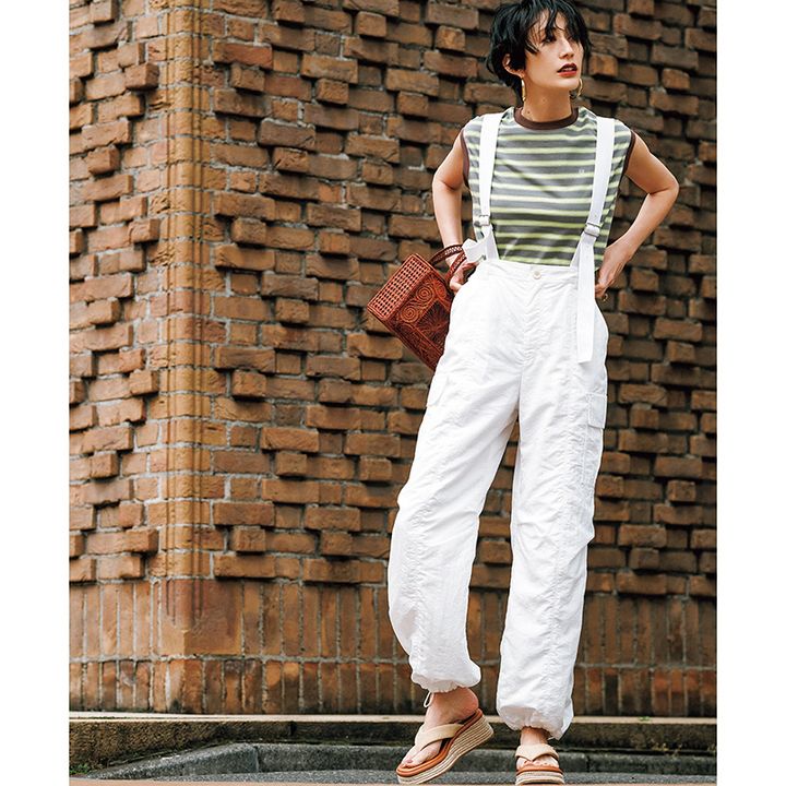 白パンツコーデ