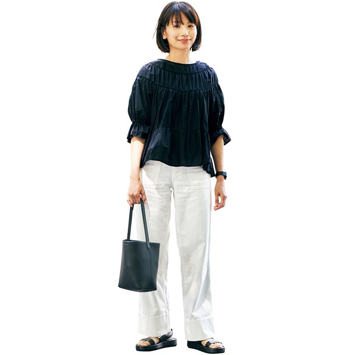 白パンツコーデ