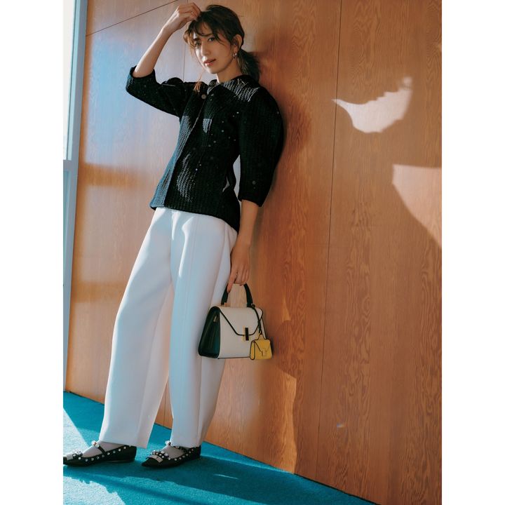 白パンツコーデ