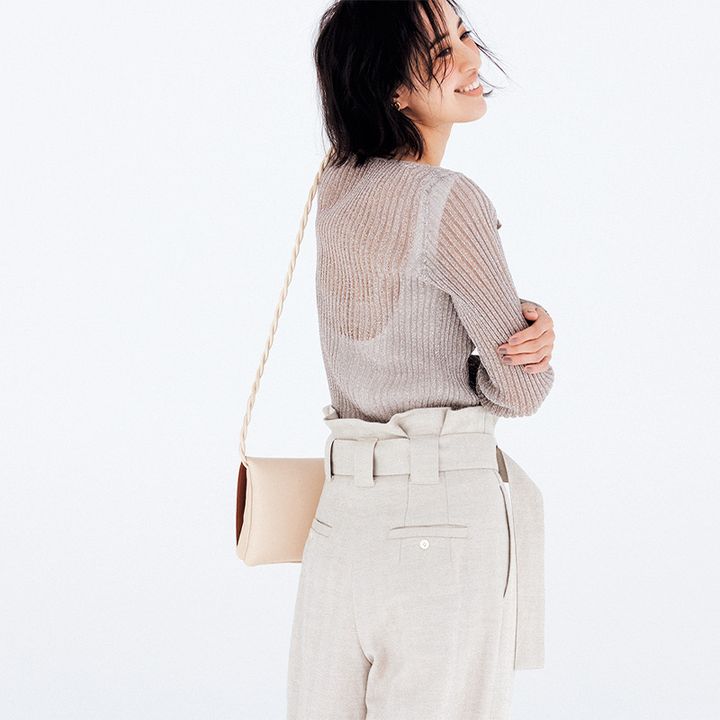 白パンツコーデ