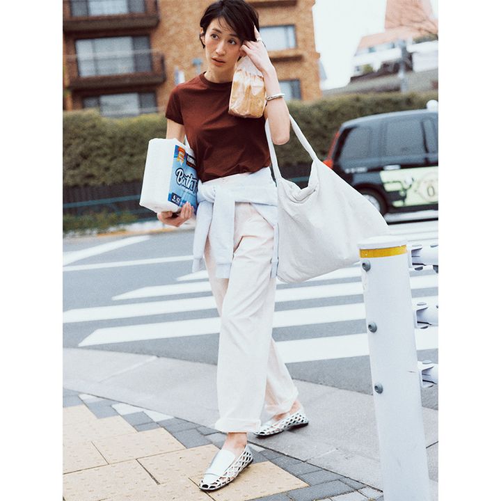 白パンツコーデ