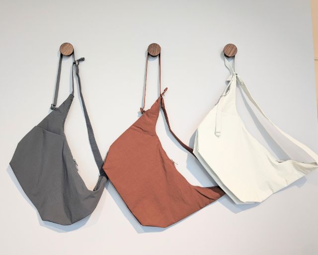 ソフトナイロンボディバッグ3色