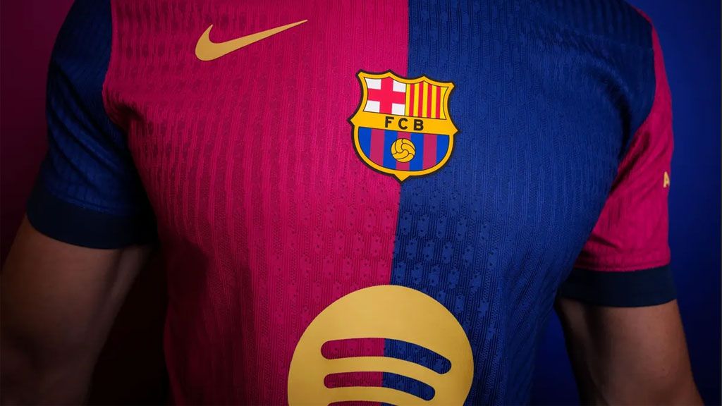 FCバルセロナ、クラブ創設125周年を祝う新ユニフォームを発表 FCバルセロナ、クラブ創設125周年を祝う新ユニフォームを発表