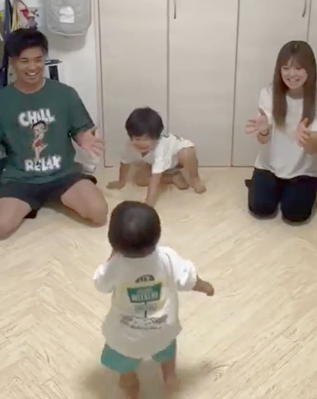 3人から同時においでと呼ばれたら…1才ベビーはどうする！？！