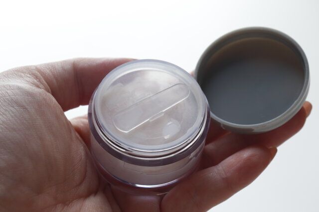 ダイソー クリームケース（ヘラ＆中フタ付、2個） ヘラ収納