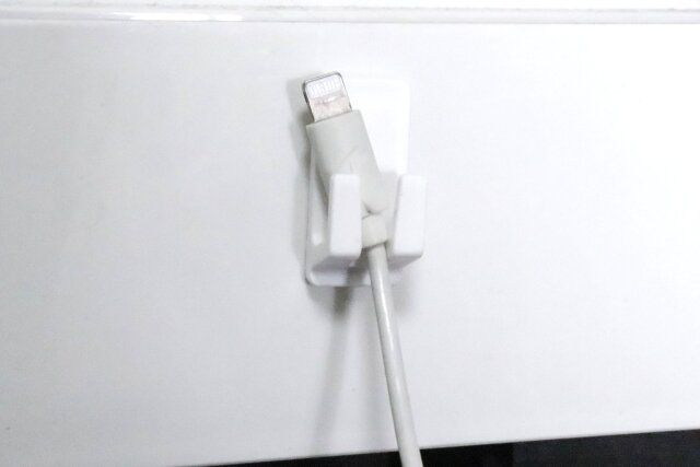 ダイソーのケーブル端子用フック