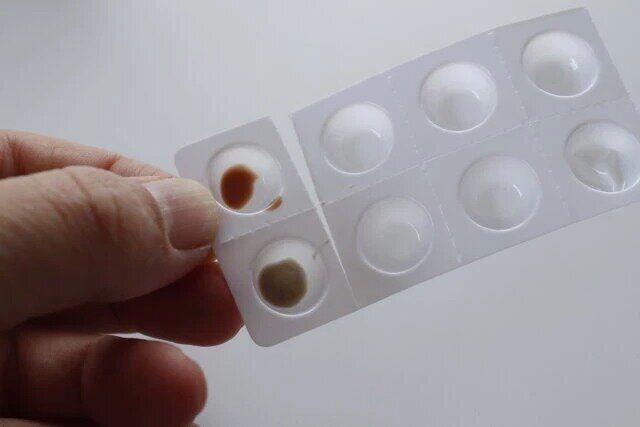 セリア ミキシングパレット10マス7P 切り離す