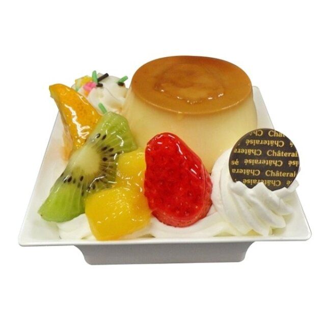 シャトレーゼの苺とフルーツのうみたて卵プリンアラモード