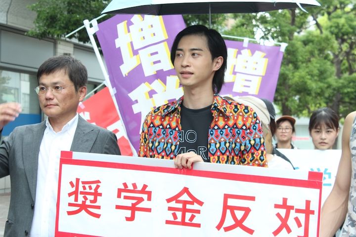 卒業と同時に借金返済スタート、40歳頃まで返済の日々がのしかかる 今どき大学生のリアル描いた問題作が重い…