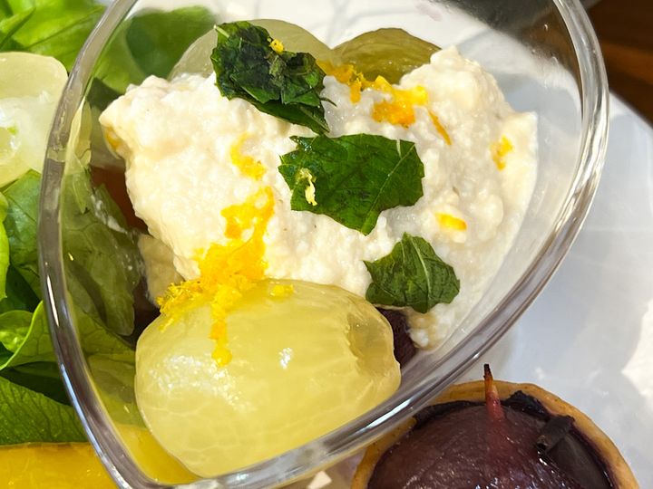 「ぶどうの定食」の「ぶどうの白和え」