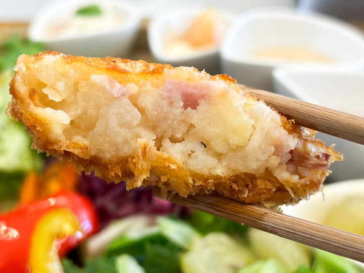 「もも定食」の「白桃のコロッケ」の断面