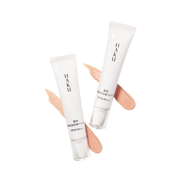HAKU 薬用美白美容液ファンデ 左から：ナチュラルベージュ、ライトベージュ