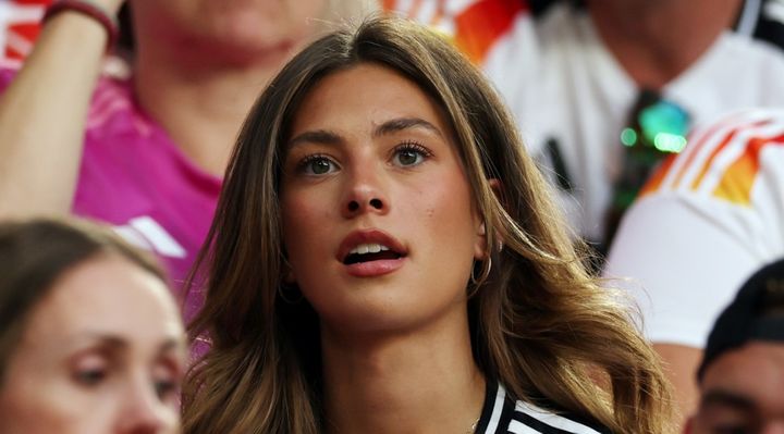 ハヴァーツ、愛するソフィアさんとお城で結婚式！美男美女すぎると話題