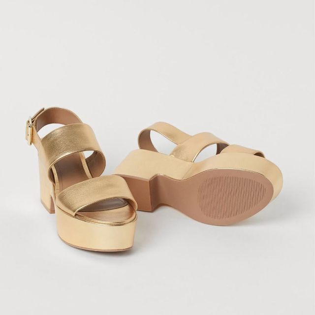 H&Mのシマーサンダル