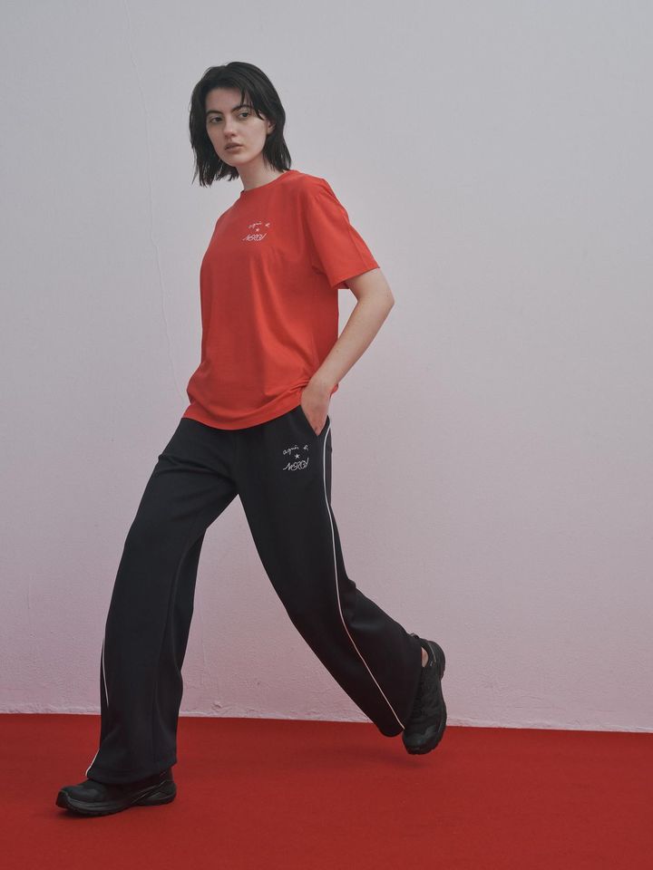 画像: 【agnes b. × NERGY】「UV Bio Tシャツ」（ブラック、ホワイト、レッド、ブルー）￥10,780（税込）