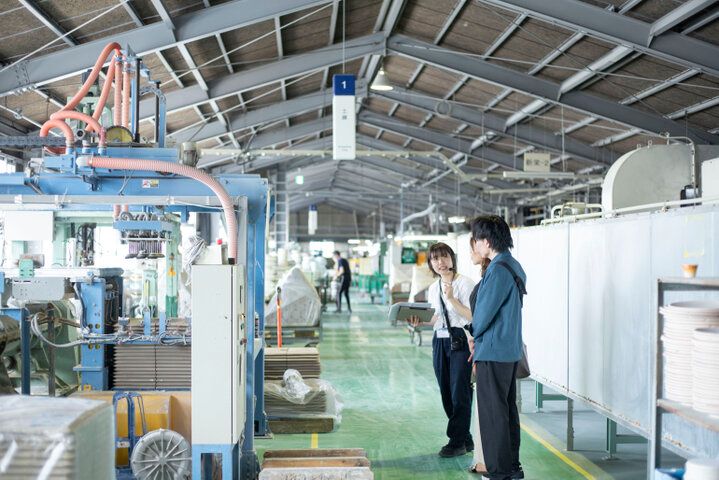 陶磁器メーカーが手がける、岐阜・土岐の「KOYO BASE」で、うつわの魅力を体感