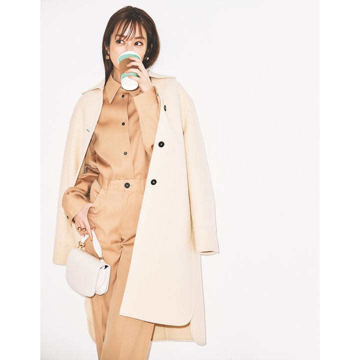 オールベージュコーデ