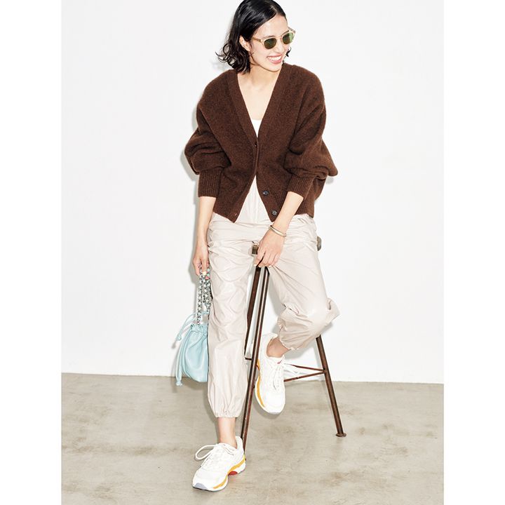 カーデで抜け感コーデ