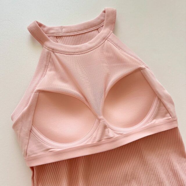 UNIQLO ホルターネックブラトップ