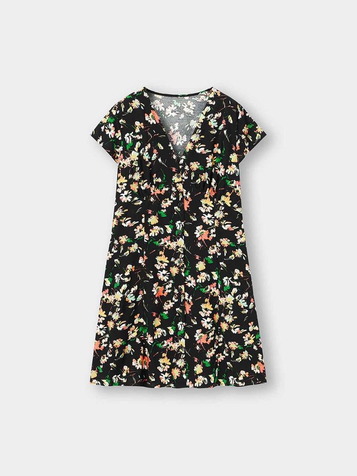 画像2: 出典：GU