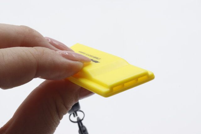 3COINS スリーコインズ スリコ 地球の歩き方 もしもの時ホイッスル 使用感 音