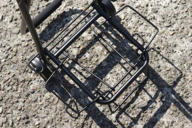 ダイソー 500円以上 折り畳みキャリー 荷物台