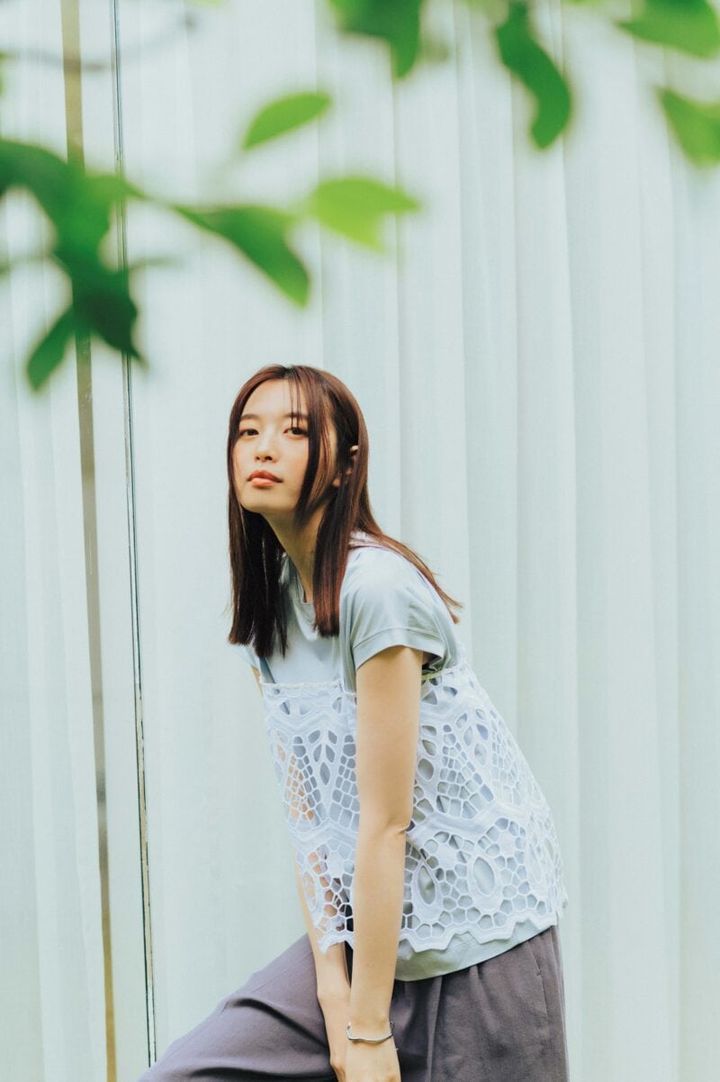 着こなしの鮮度が上がるメッシュニット×ボーダー モデル＝宮田聡子