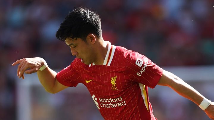 リヴァプール遠藤航、スロット新監督の初陣で控えスタート 現地の見立ては…