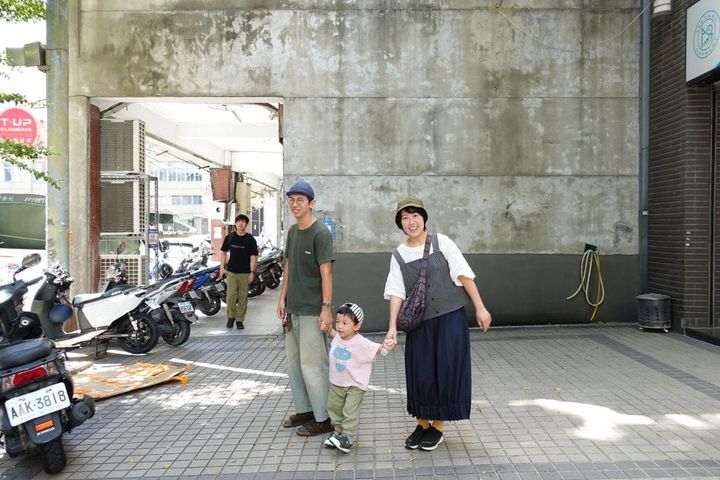 旅先の龍山寺で友人二人と待ち合わせ