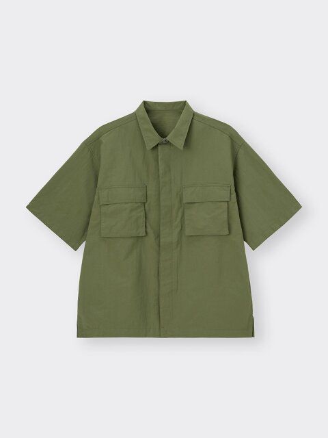 GUのナイロンオーバーサイズシャツ