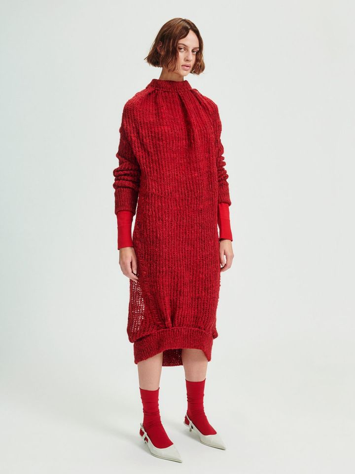 人間の髪の毛から作られたヒューマン・マテリアル・ループの繊維から用いたニットドレス。