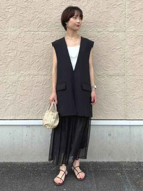 黒スカートのコーデ3