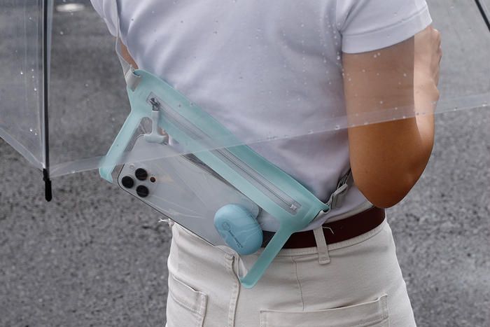 防水サコッシュ