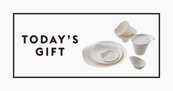 〈WASARA〉の紙皿