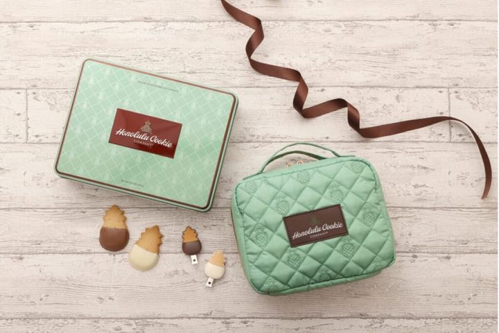 ギフト缶にそっくりのキルティングポーチ