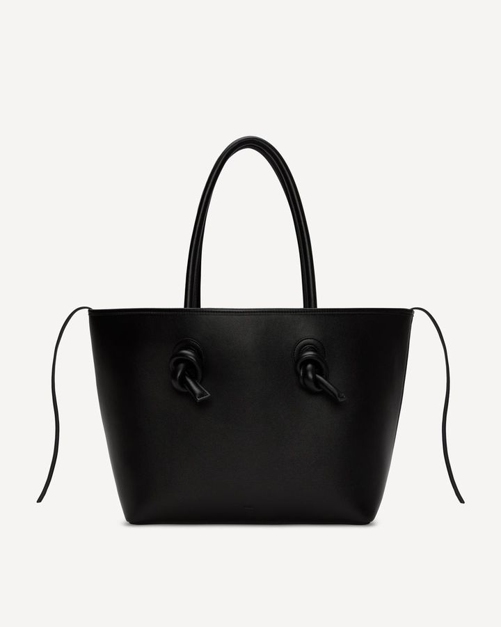 画像: 【VASIC】「Bond Tote」（Fog、Nude、Black）各￥55,000（税込）
