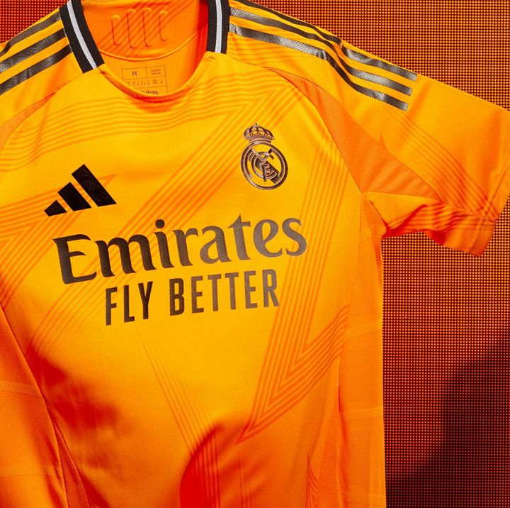 レアル・マドリー、「デシマ」彷彿の新アウェイユニフォームを発表！本拠地の“星”を描く