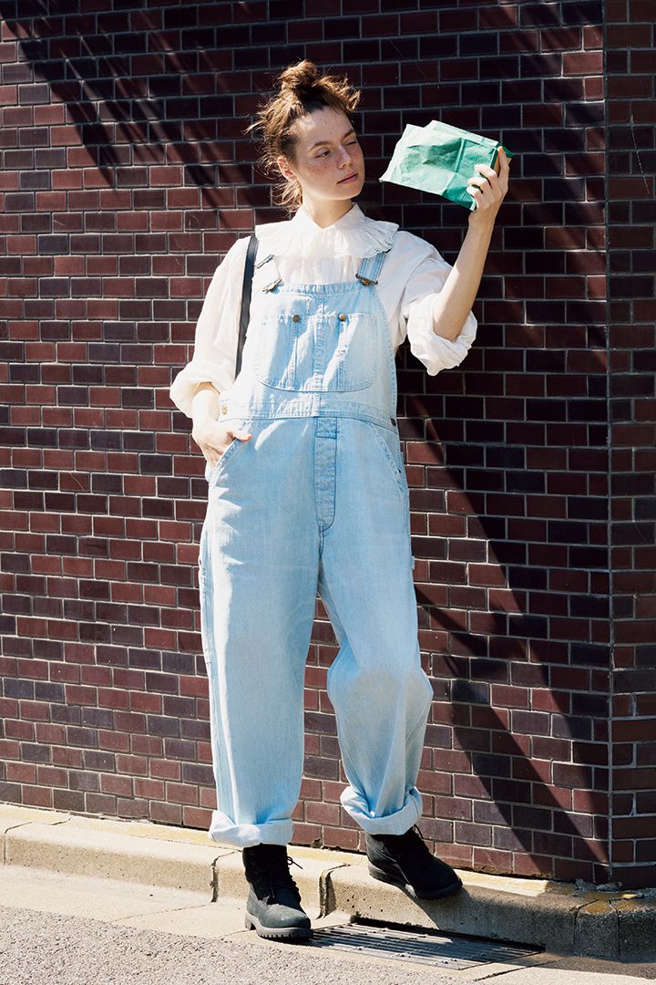 Leeの淡いオーバーオールをふんわりやわらかに着こなして【本日のFUDGE GIRL-7月24日】