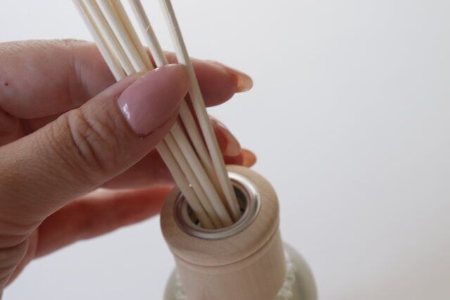 ダイソー アロマディフューザー 100ml WL ホワイトムスク 使用方法