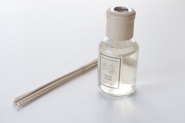 ダイソー アロマディフューザー 100ml WL ホワイトムスク デザイン
