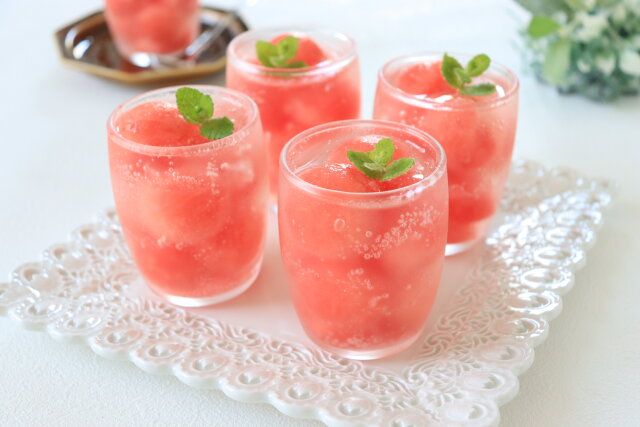 スイカのシュワシュワゼリー