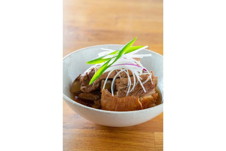 さっぱり軽やかな“豚スペアリブの黒酢煮込み”