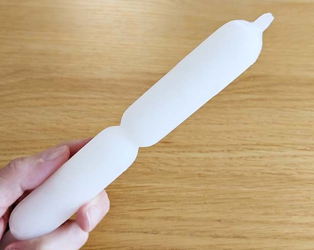 一晩冷凍庫で凍らせた、カルディ「杏仁豆腐氷」