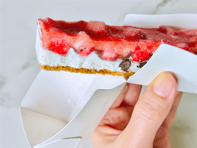 「凍ったまま食べるいちご小豆タルト」トレー