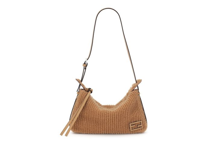 「シンプリー フェンディ」ミディアム￥473,000