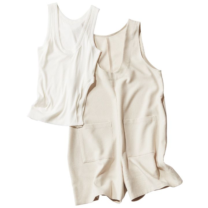 ADAWASの背中あきオールインワンとインナーに合わせたいニアーニッポンの深Uネックタンク